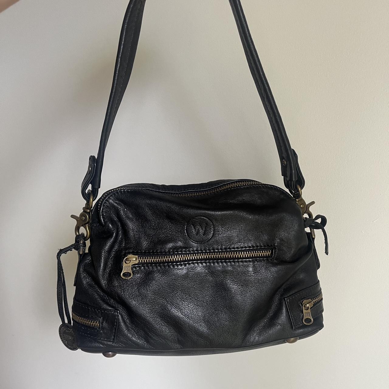 The Manhattan Crossbody Brand: Wanderers Travel - Depop