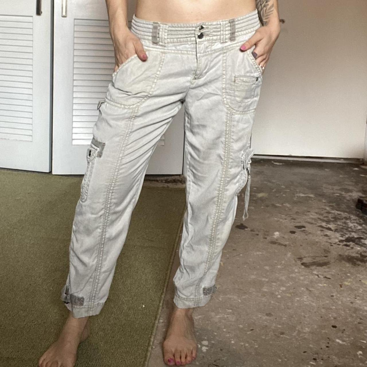 Really cute khaki low rise cargo Too big Depop