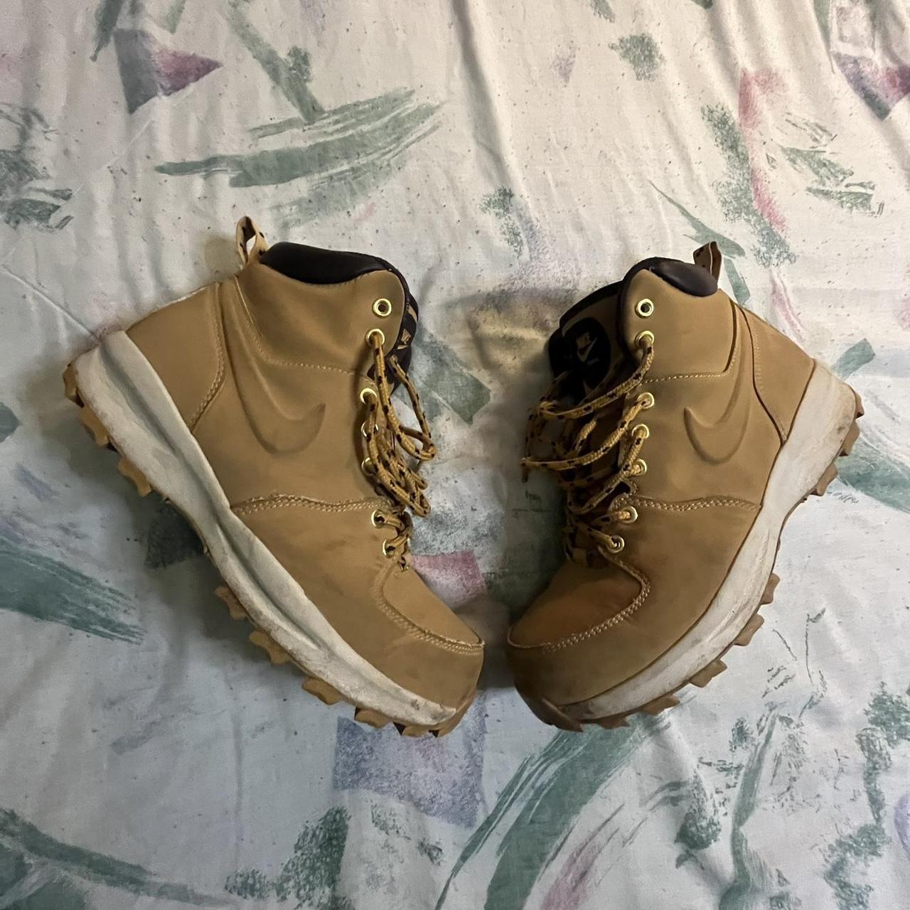 nike manoa boots tan