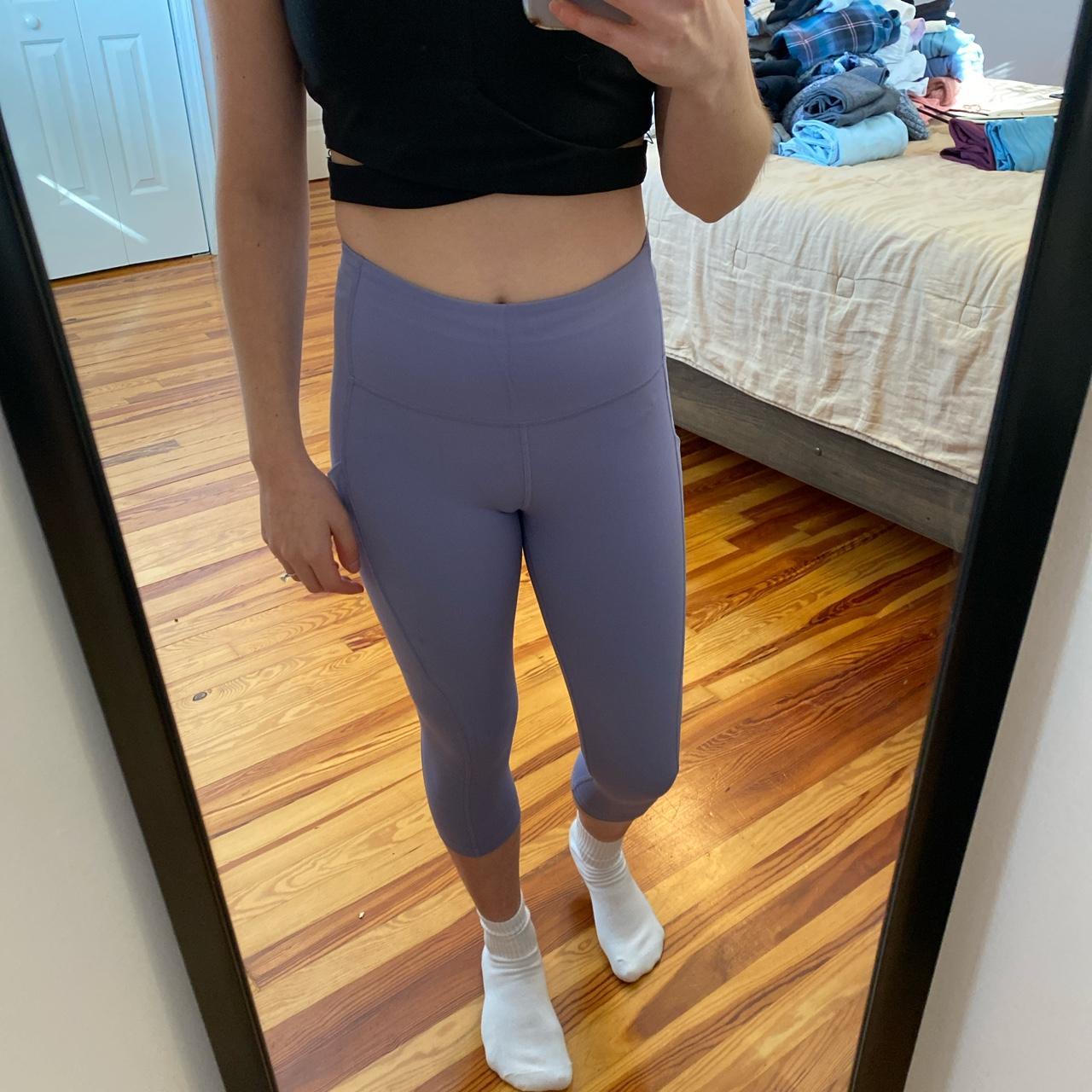 Athleta Ultimate Stash Pocket Capri Leggings In Size Depop