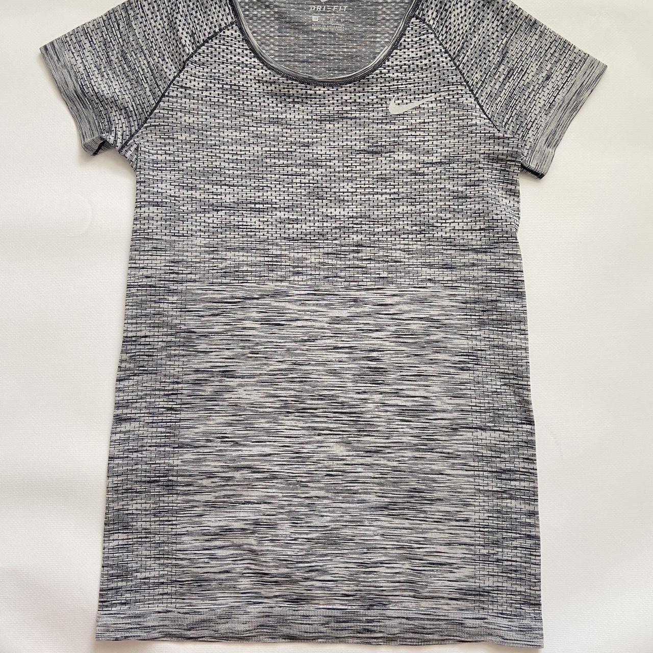 womens gray nike shirt