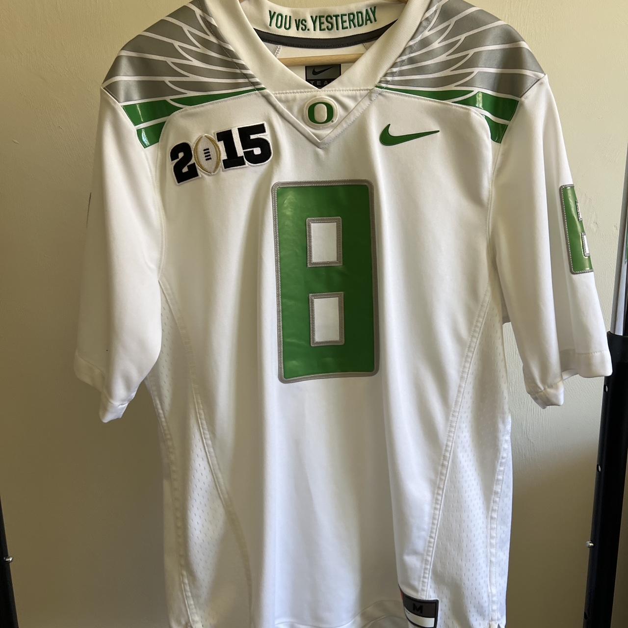 Marcus Mariota Oregon Ducks jersey. Stitched youth - Depop