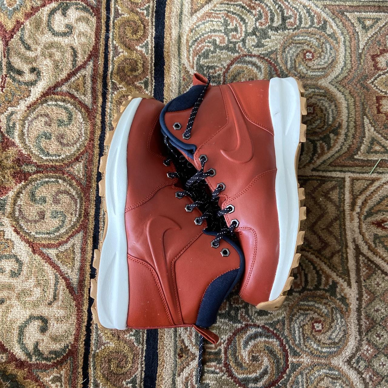 nike manoa boots size 10