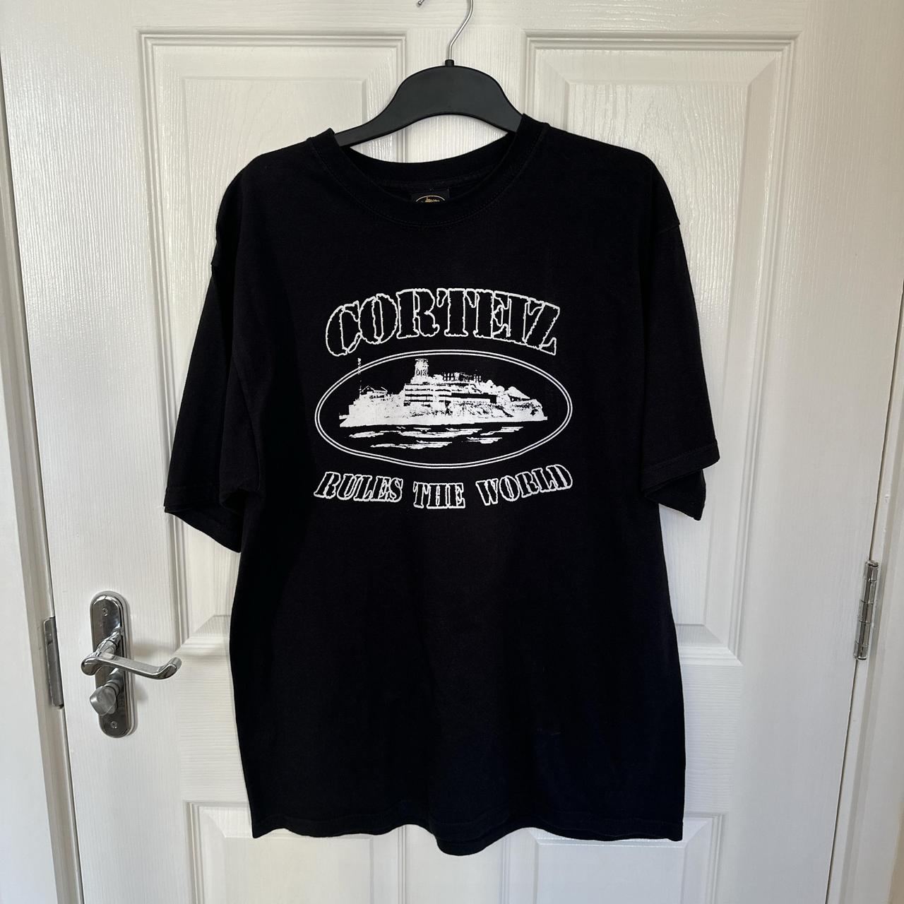 Corteiz black tee 8.5/10 slight white streak in line | Depop