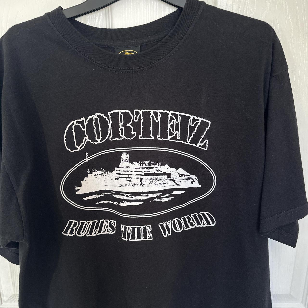 Corteiz black tee 8.5/10 slight white streak in line | Depop