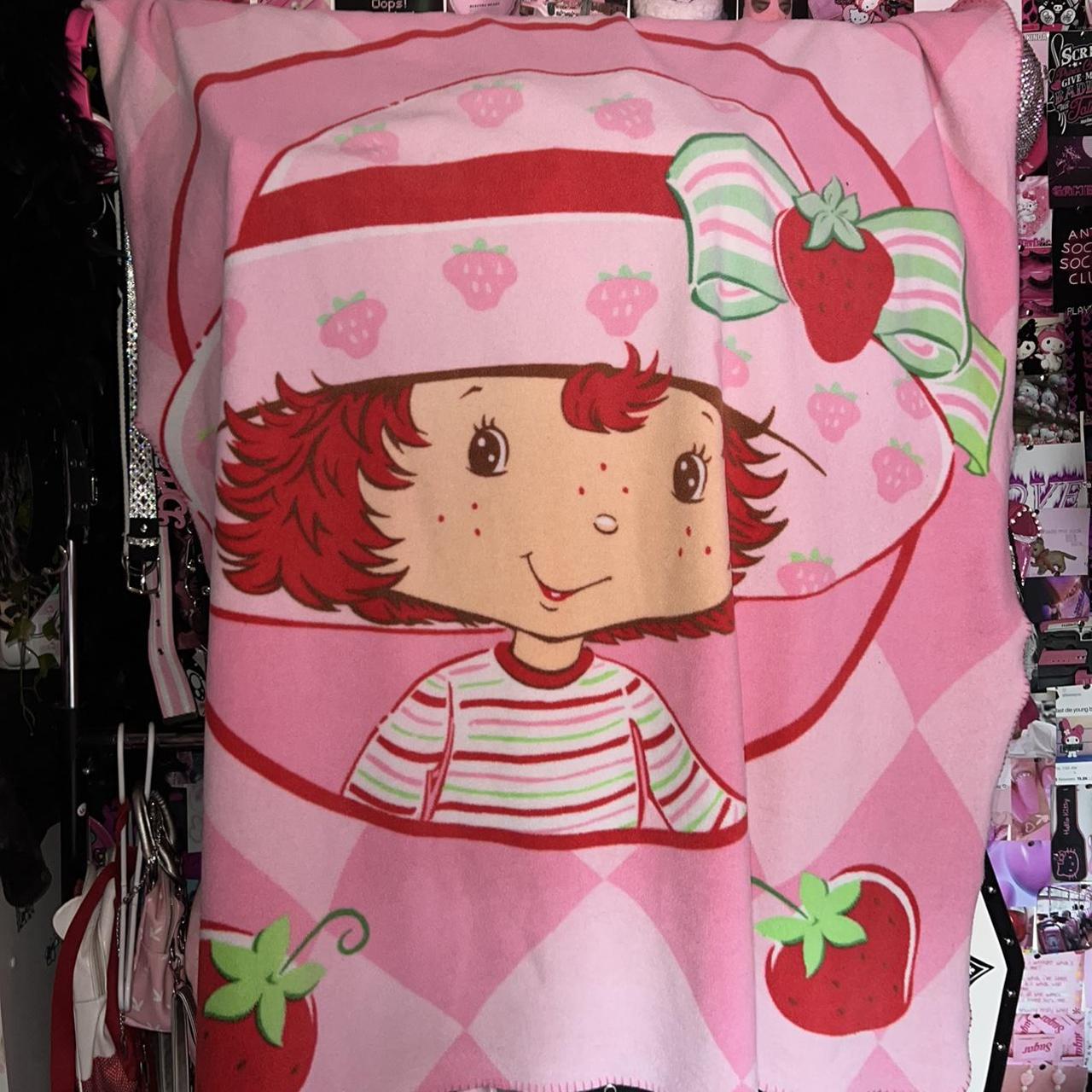 STRAWBERRY SHORTCAKE BLANKET ☆ like brand new has... Depop
