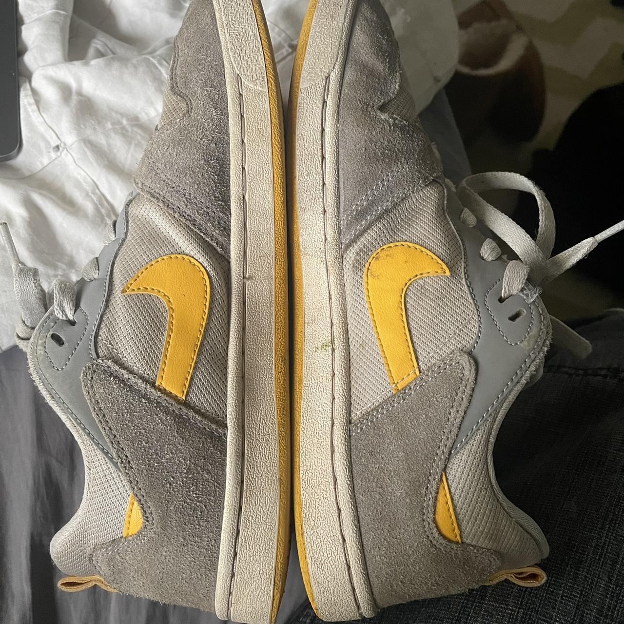 nike sb alleyoop gold
