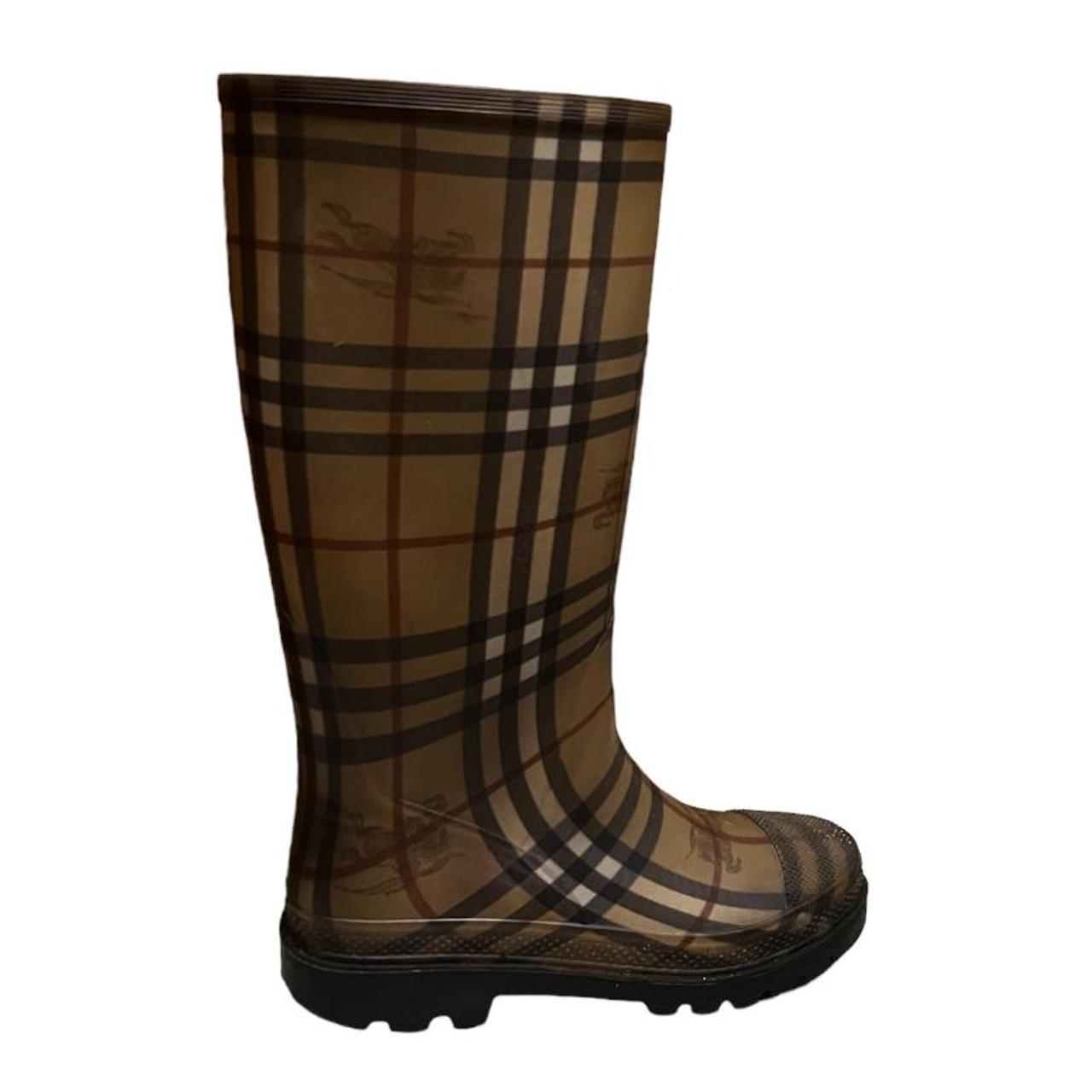 Do burberry rain boots 2025 run true to size