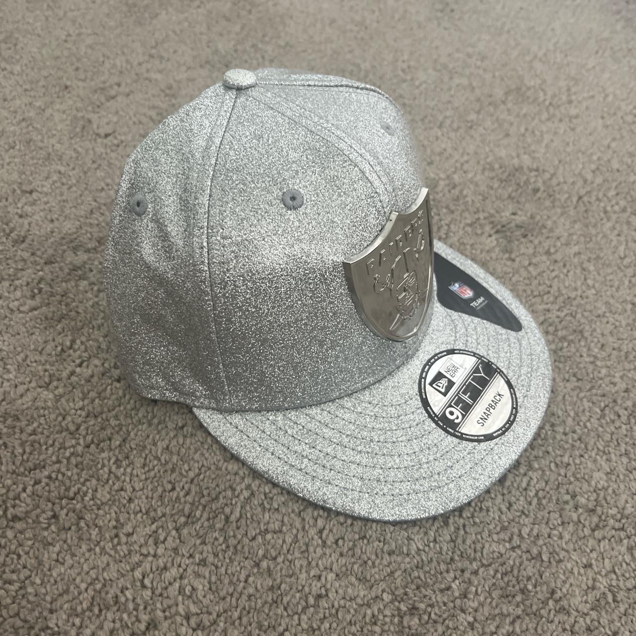 New Era Men's Hat - Silver