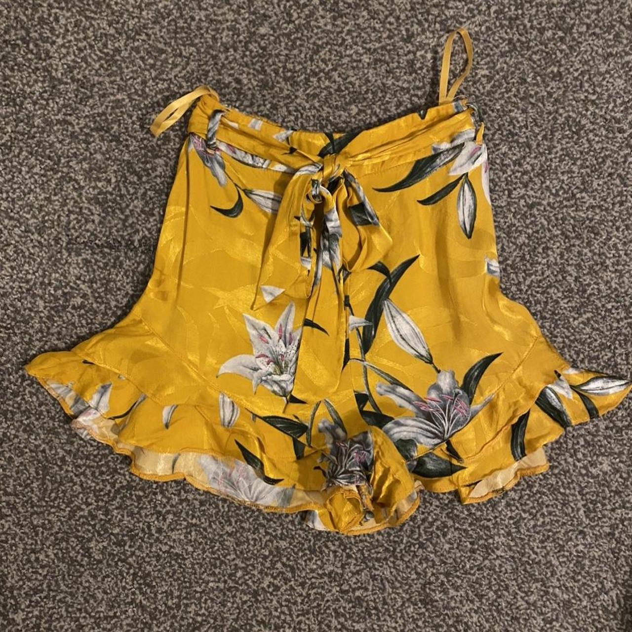 River Island Women's Yellow Shorts Depop