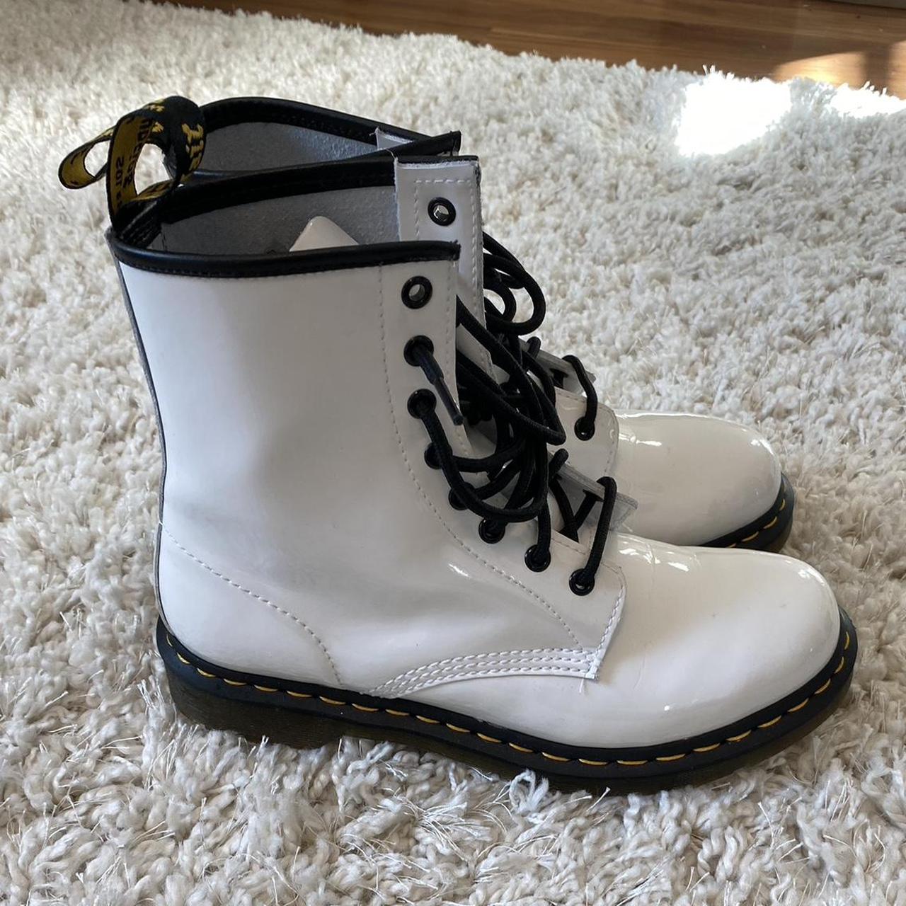 Shiny white 2024 doc martens