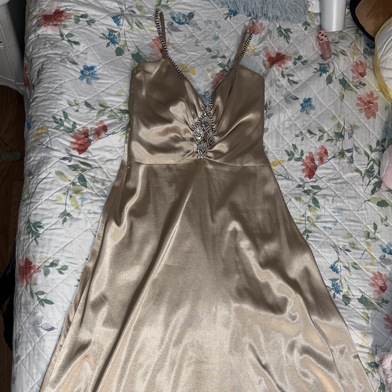 Jessica McClintock Women's Gold Dress | Depop