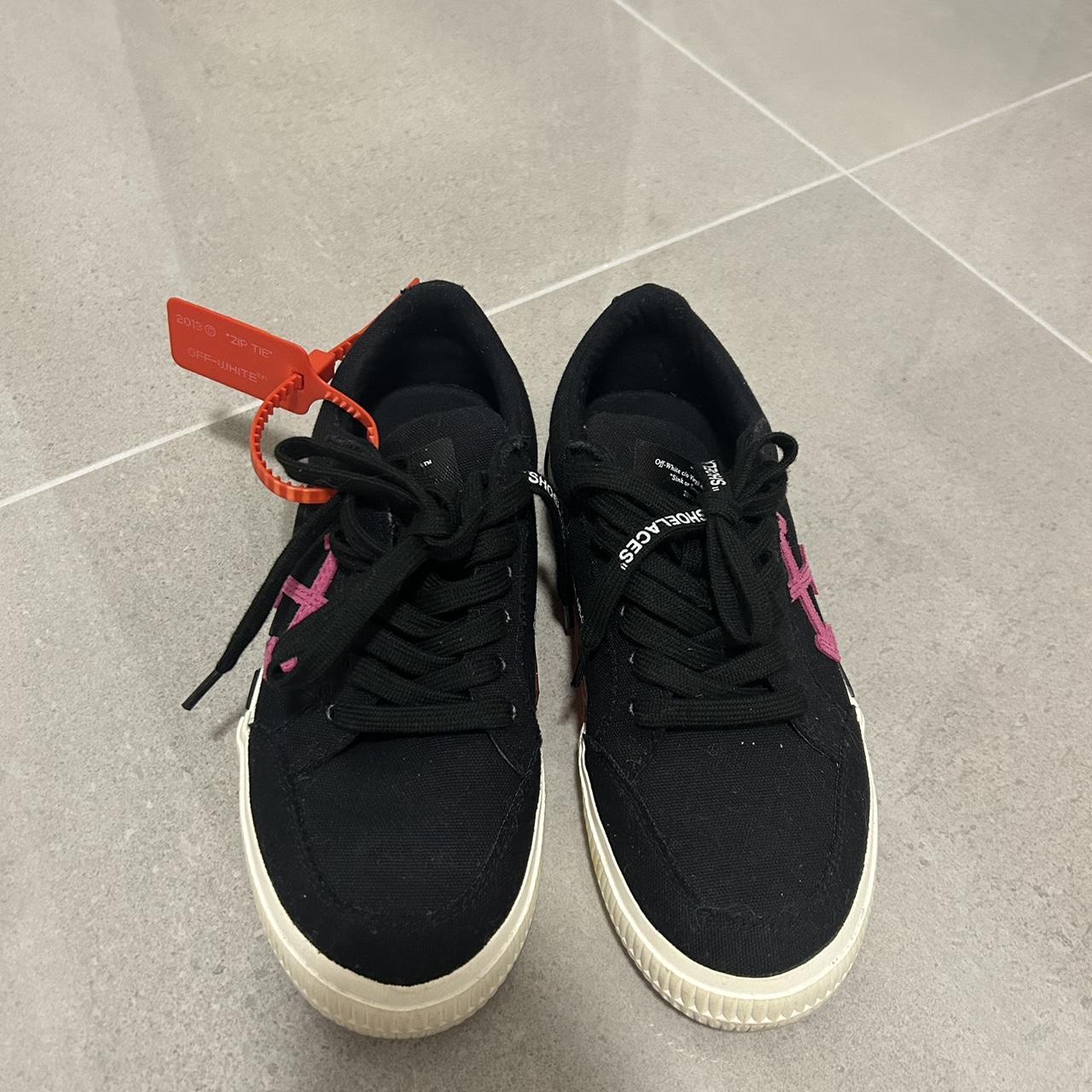 Off white zip hot sale tie converse