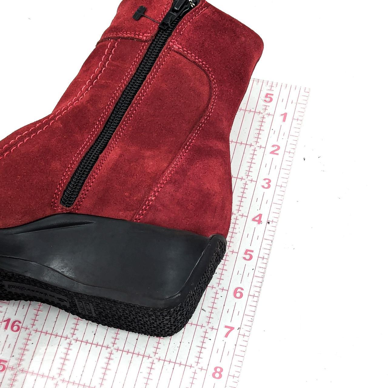 La deals Canadienne Red Waterproof Ankle Boots