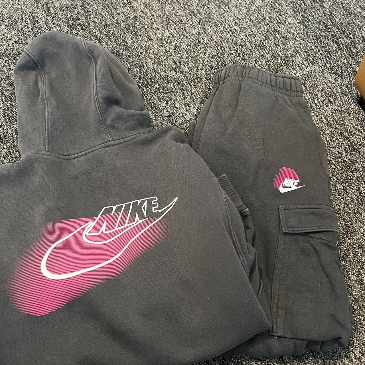 Grey nike deals tracksuit red tick