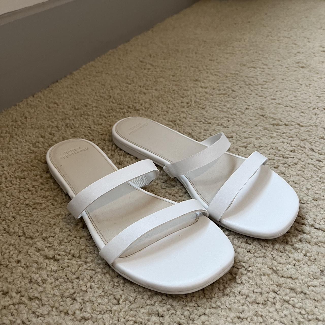 Abercrombie and best sale fitch flip flops