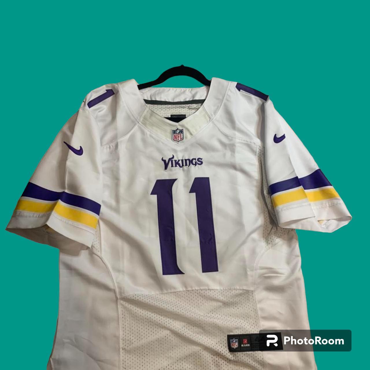 NFL Minnesota Vikings jersey size M fits a bit - Depop