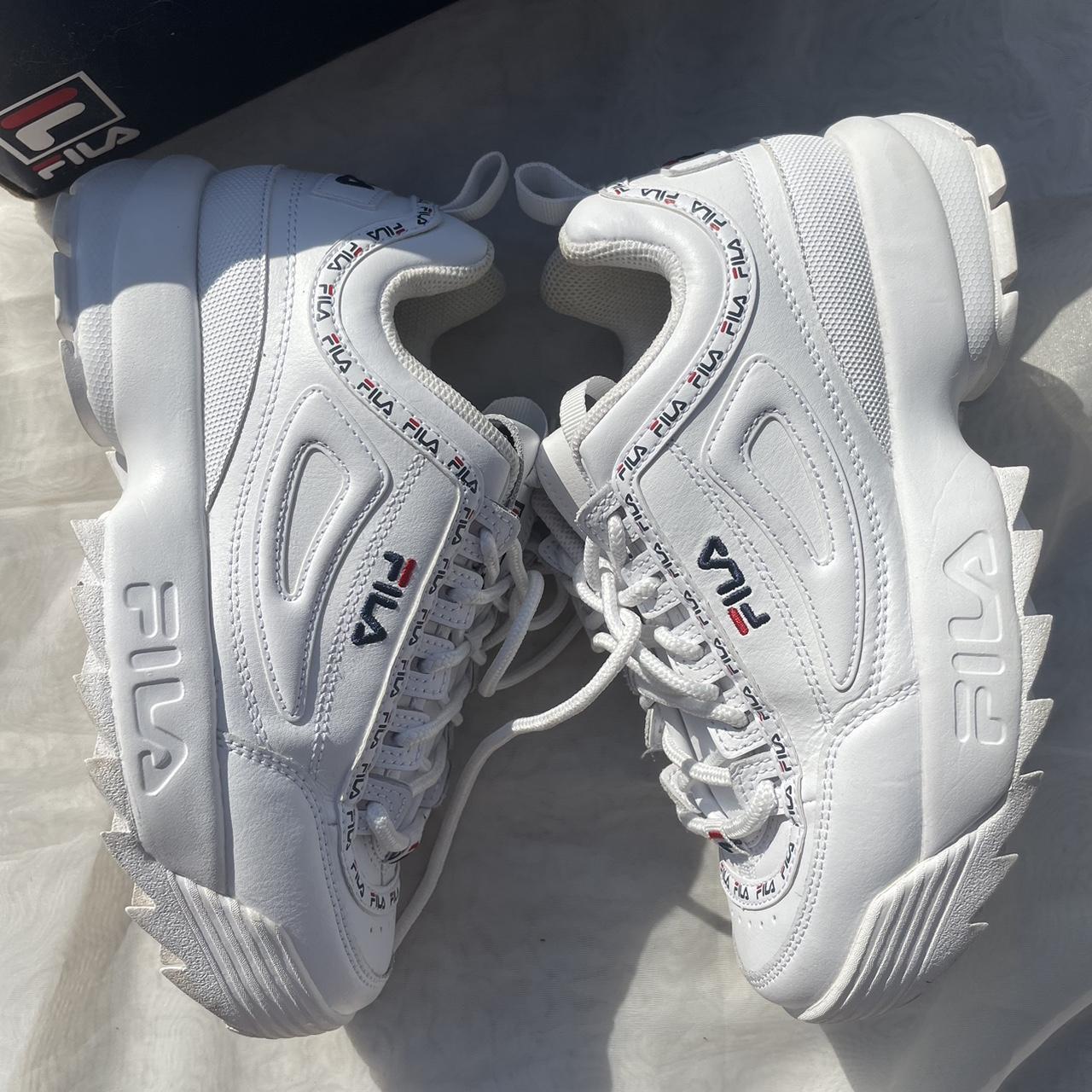 Womens fila 2025 white trainers