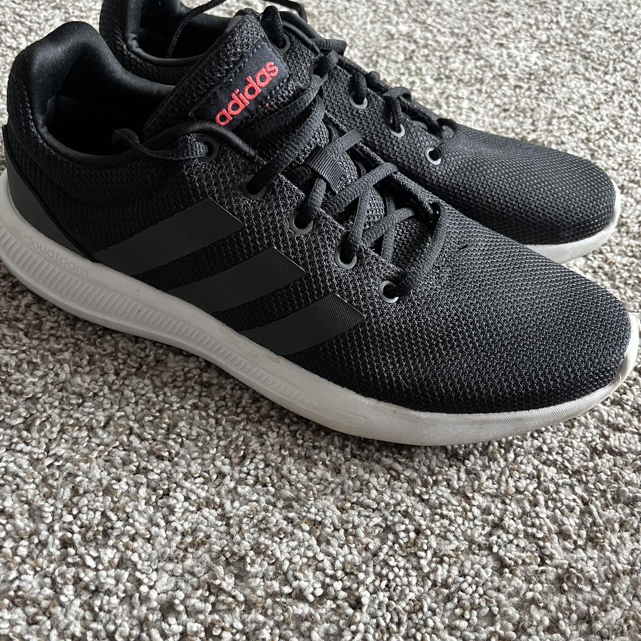 Adidas hot sale shoes simple