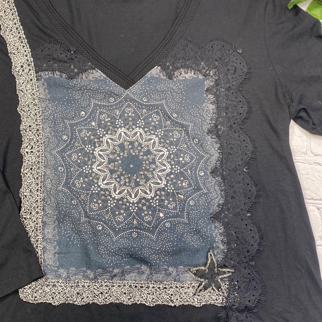 Desigual Women's Black and Cream T-shirt (2)