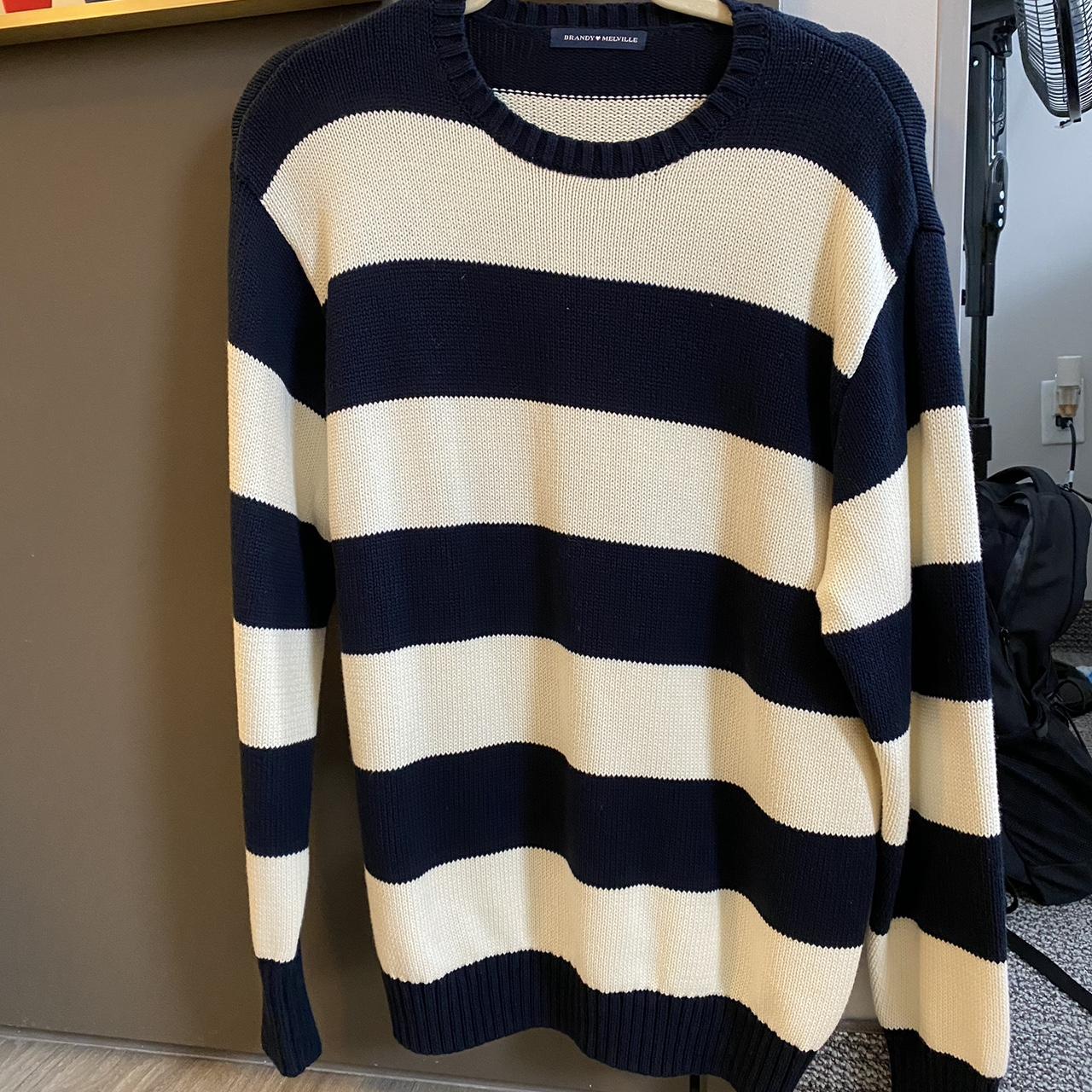 Brandy Melville Women's Navy and Cream Jumper | Depop