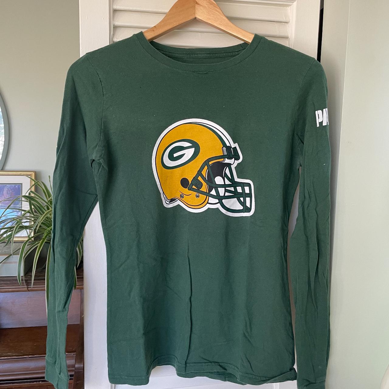 NFL Women's Green T-shirt | Depop