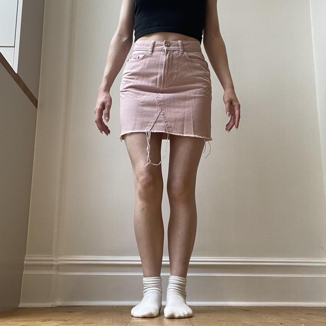 Primark pink frayed hem denim skirt Model size 6