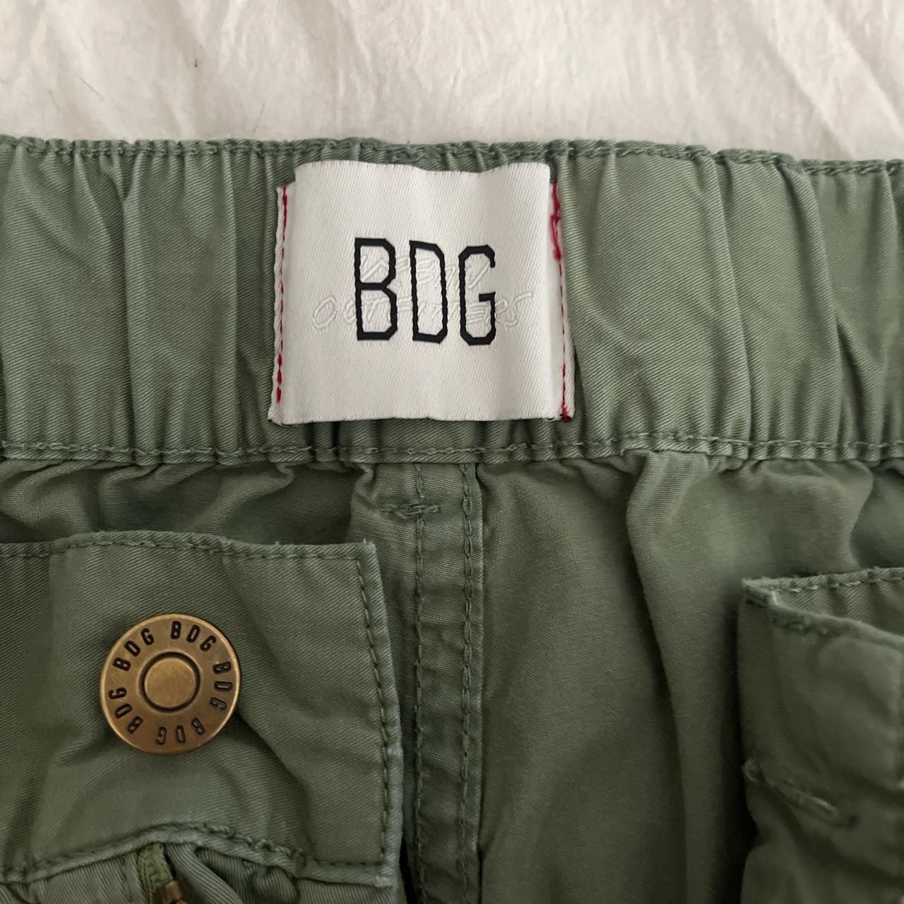 BDG Women's Green Trousers Depop