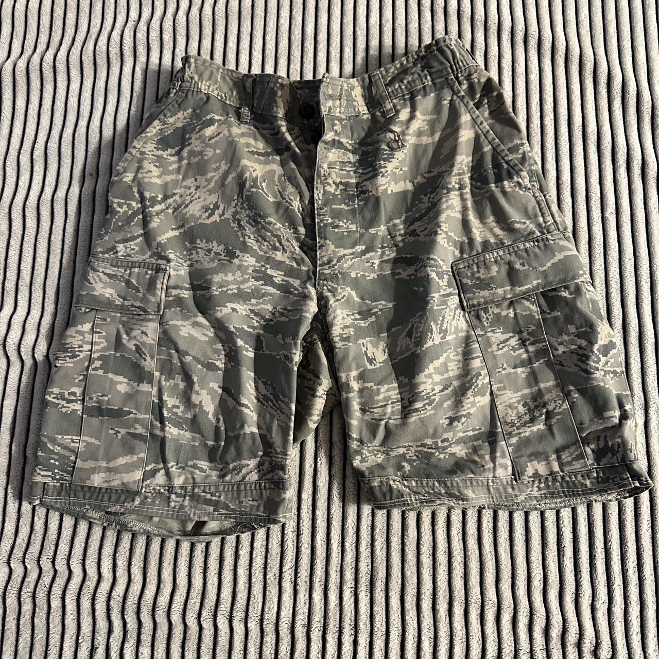 Green and white camo cargo shorts Worn twice Baggy. Depop