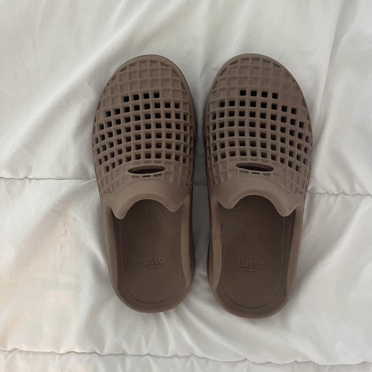 Lusso cloud tan slides . Great condition . Size 39 - Depop