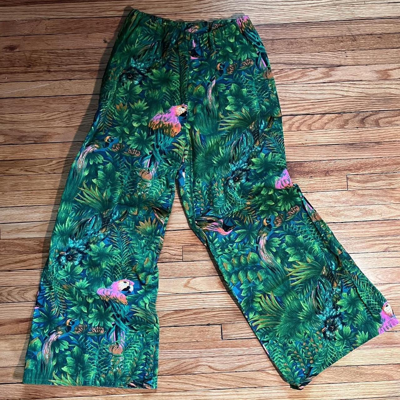 American Vintage Women's Green Trousers | Depop