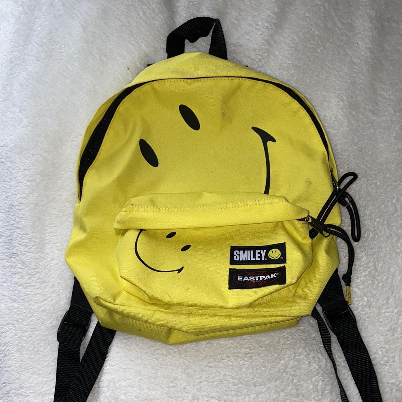 Eastpak smiley best sale