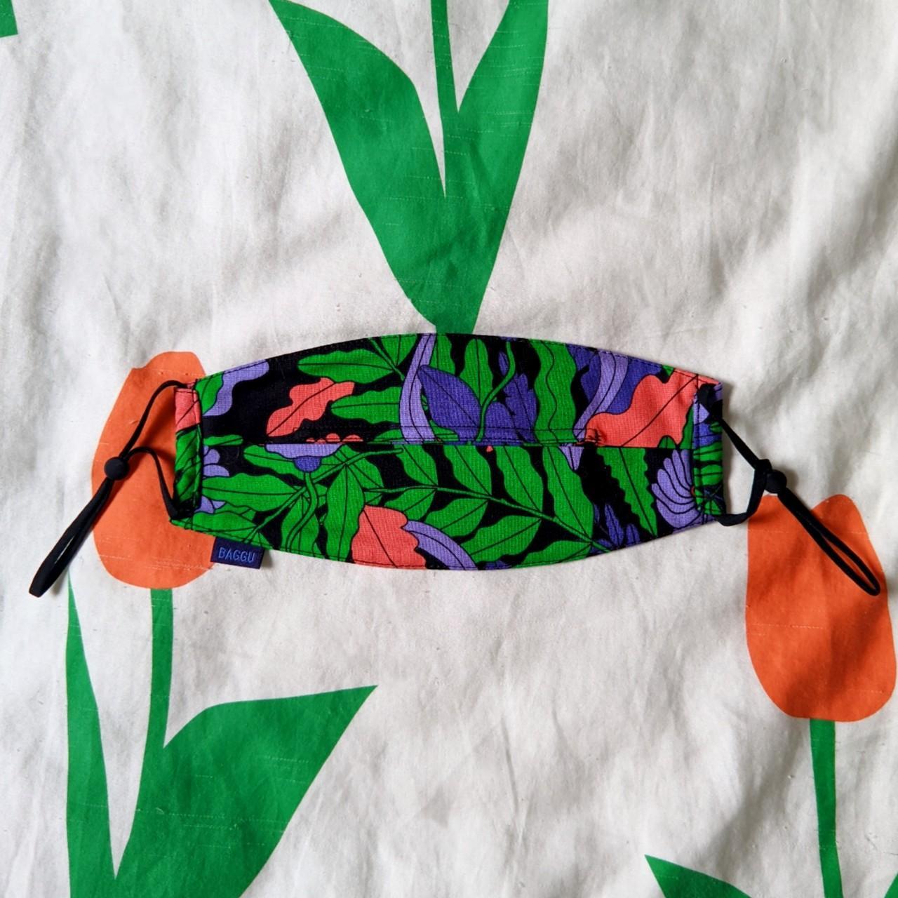 😷 baggu fabric mask in midnight fern floral print.... Depop