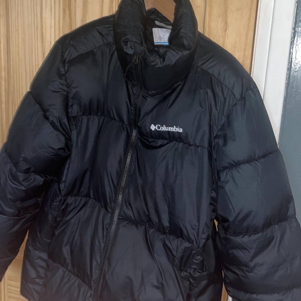 Men’s Columbia puffer jacket excellent condition Size L - Depop