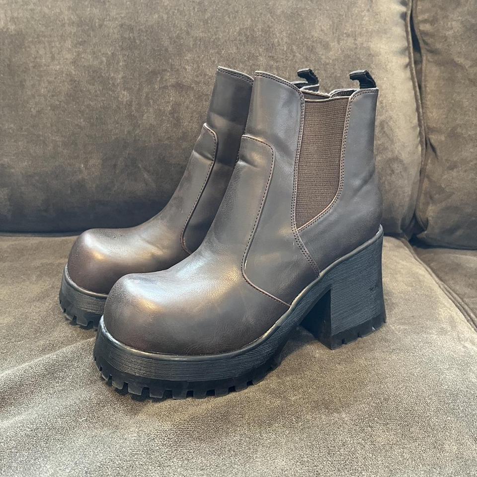 Vintage y2k 90s/00s chunky lug sole platform boots... - Depop