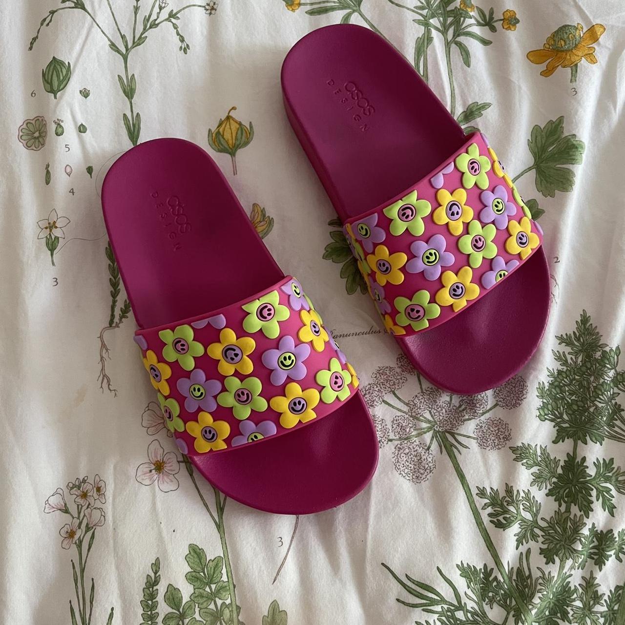 These slides are my favorite design ever!! I just... Depop