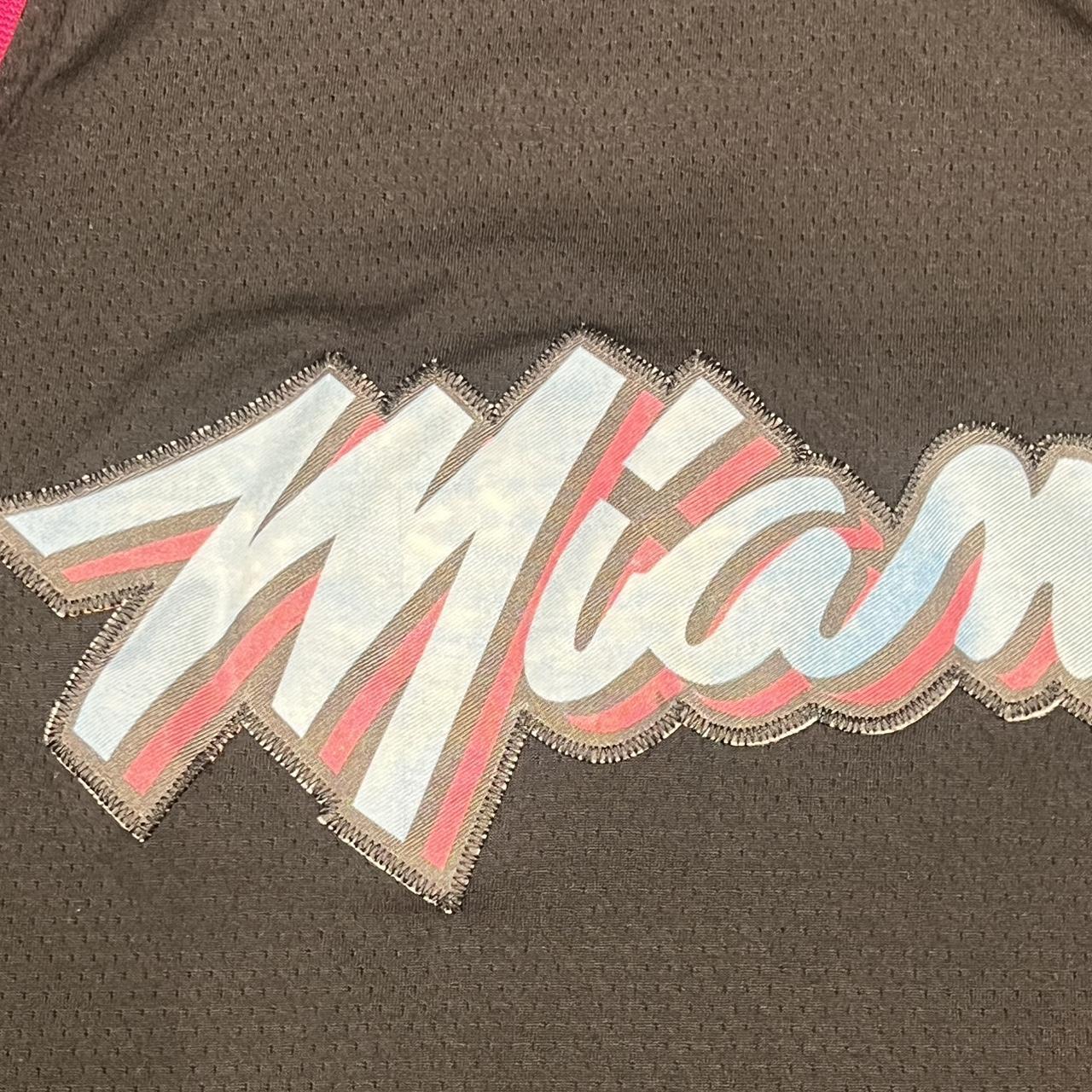 Miami heat wade jersey black - Depop