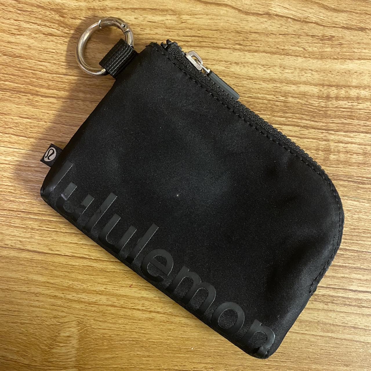 lululemon wallet - Depop