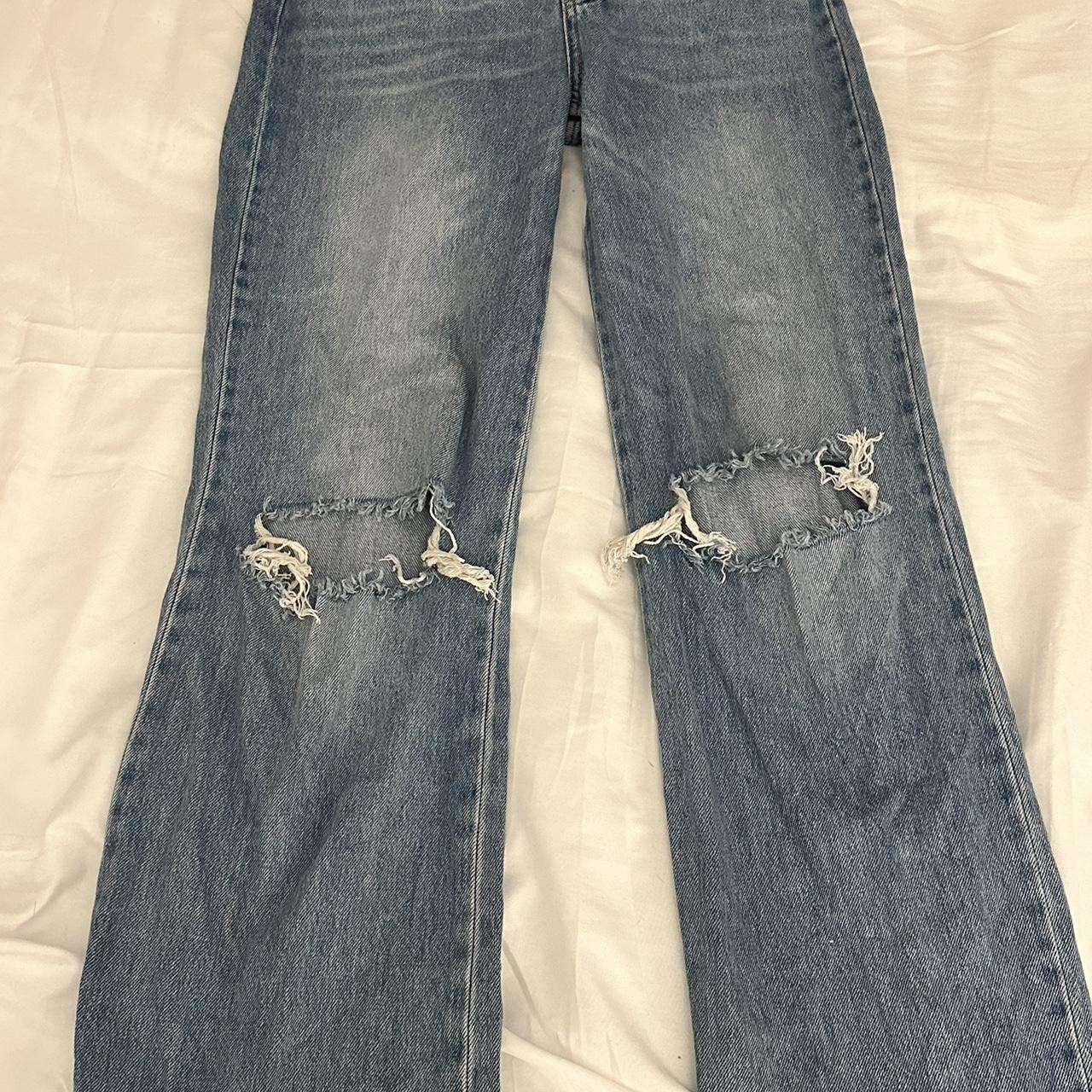 stradivarius long straight fit long ripped jeans size 8 - Depop