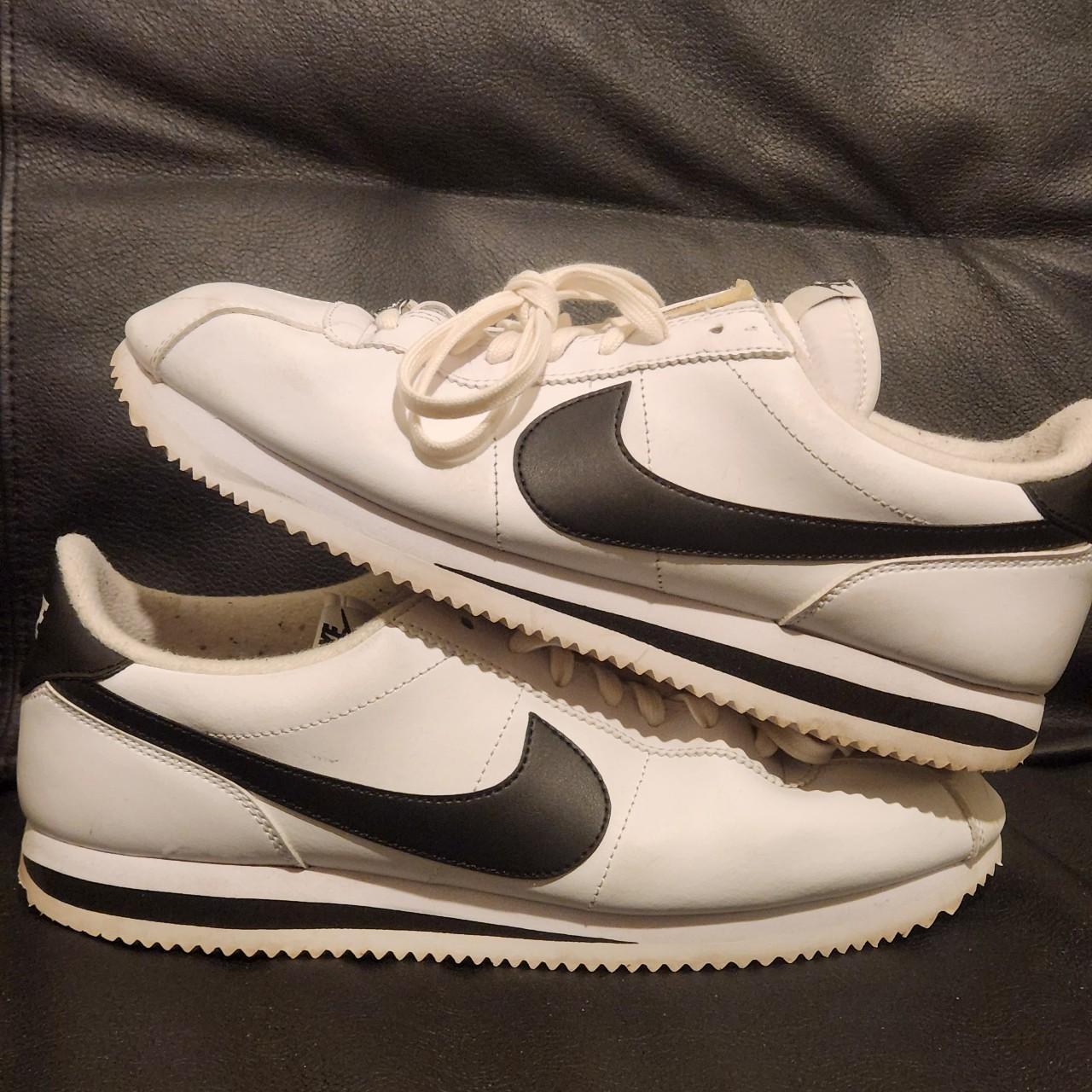 Nike Men's White and Black Trainers