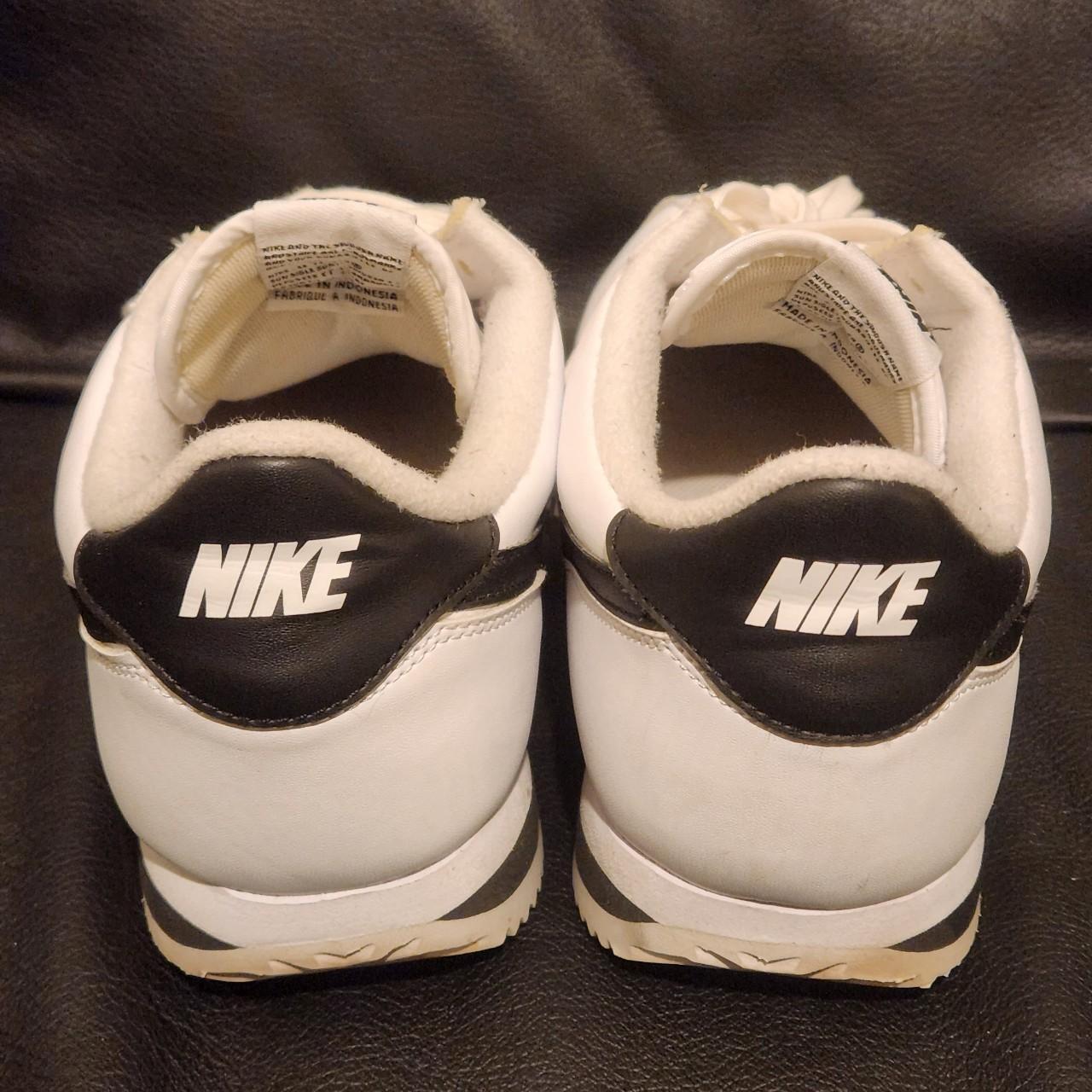 Nike Men's White and Black Trainers (3)
