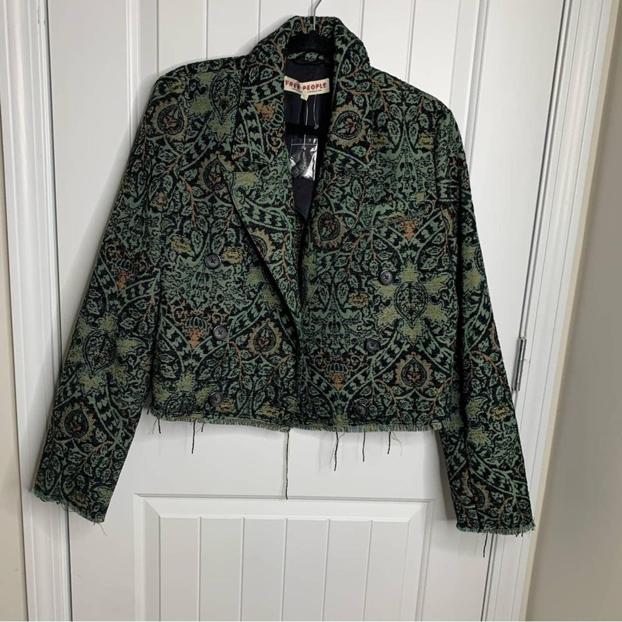 Free People tapestry paisley crop boxy jacket size... - Depop