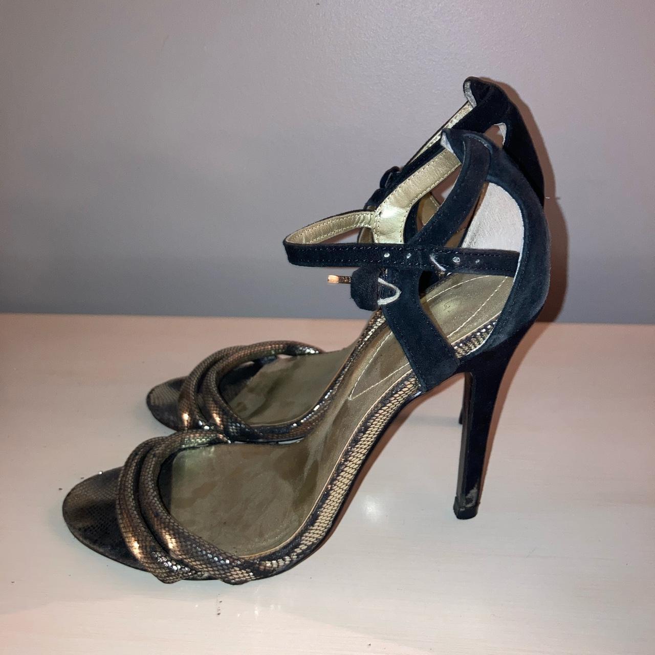 Guess Women's Black and Silver Courts | Depop