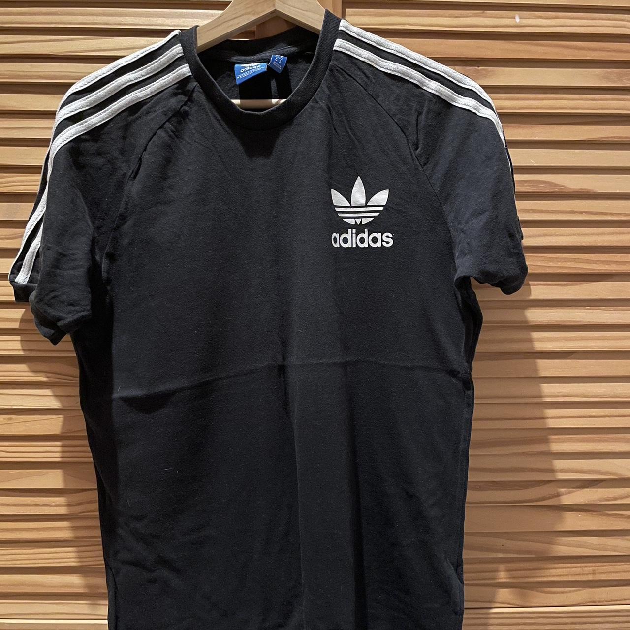 Adidas Women's Black T-shirt | Depop