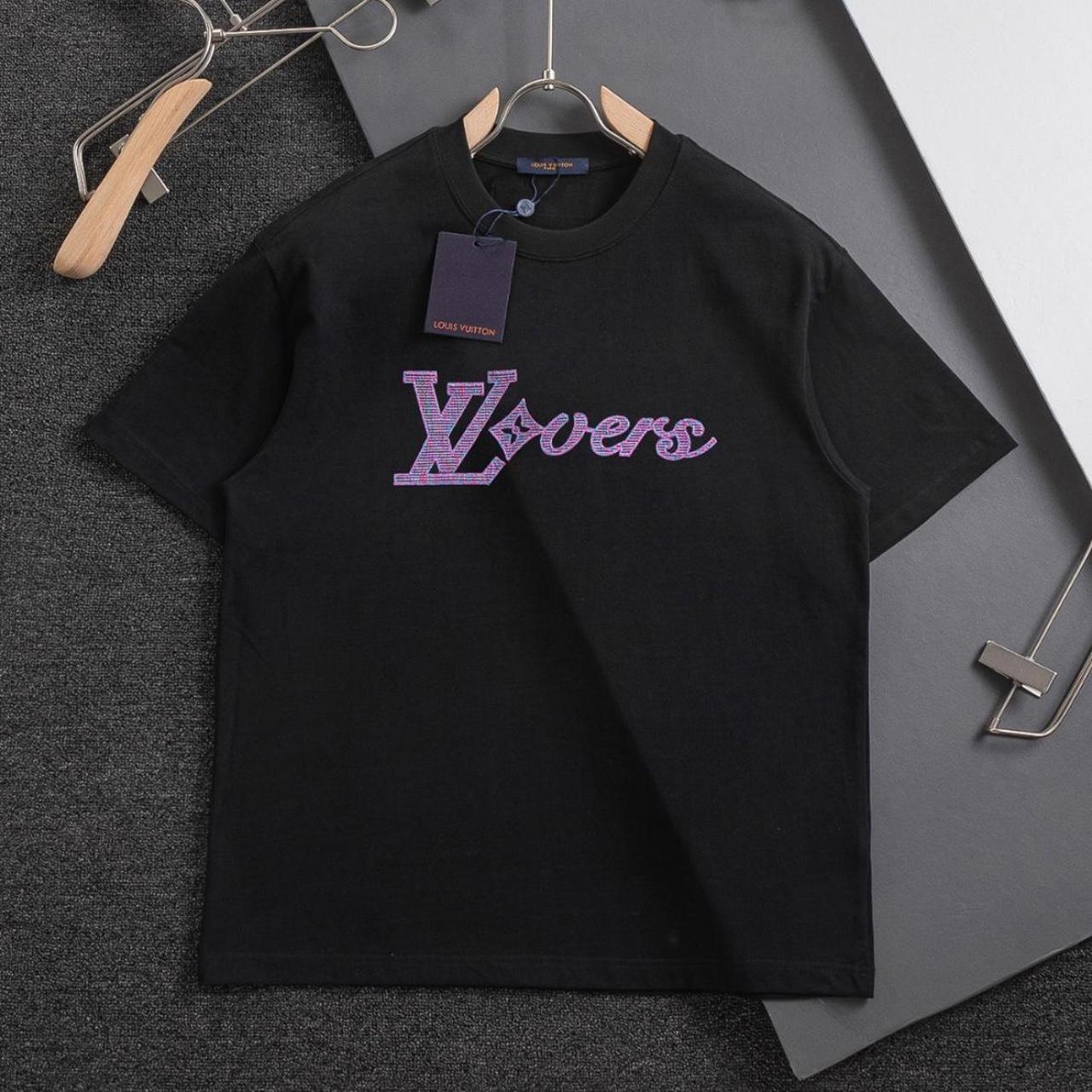 item listed by lonscloset