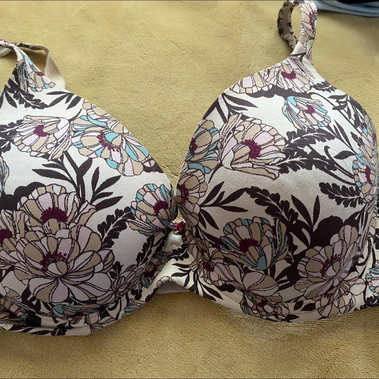 Floral Soma bra Size 34DD In great condition but - Depop