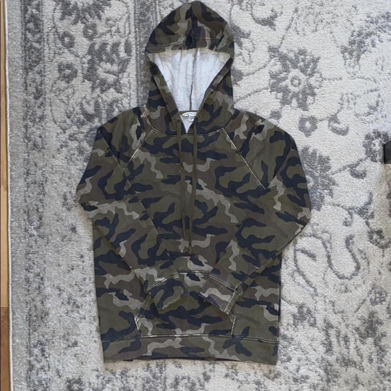 American Eagle Outfitters Camo Patterned Fleece... - Depop