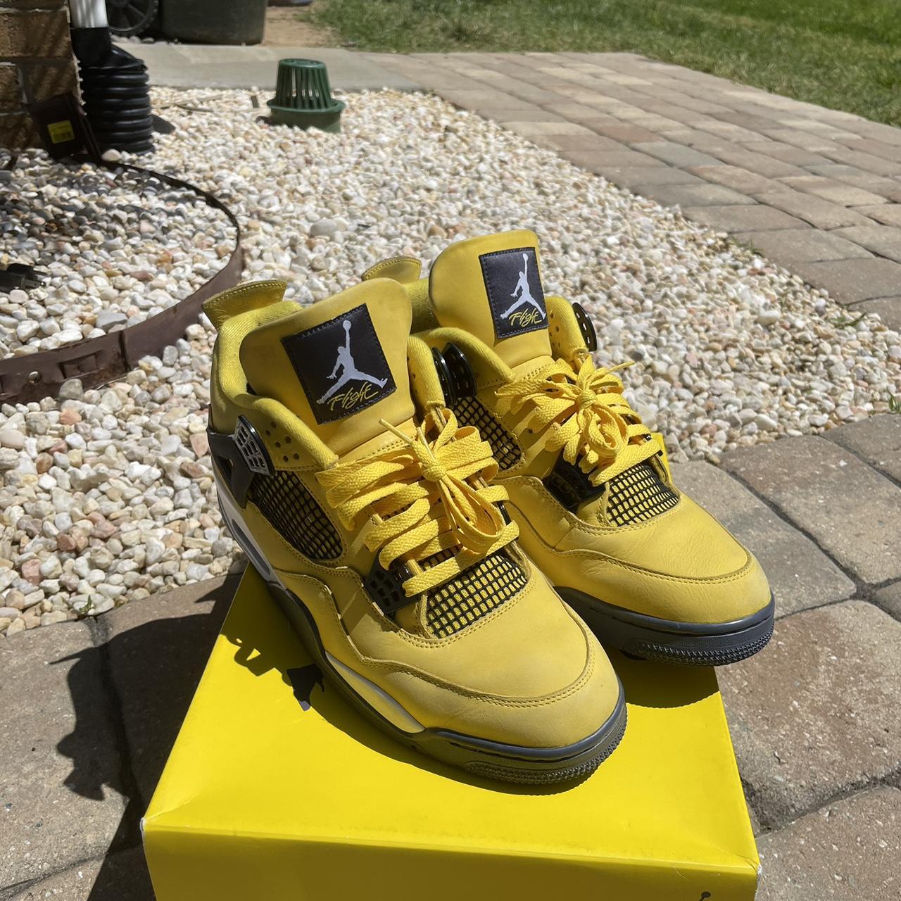 yellowing jordans