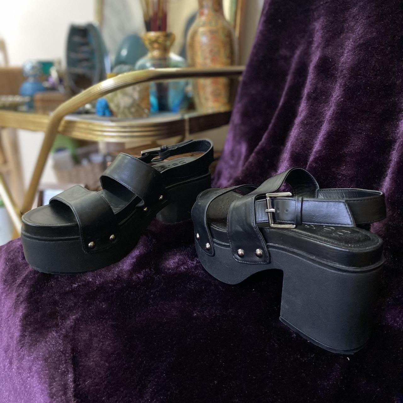 bershka black sandals