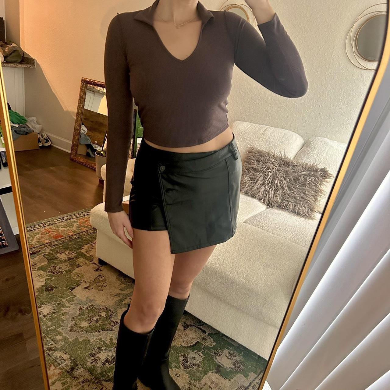 AE High-Waisted Vegan Leather Black Mini Skort. Size | Depop